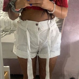 urban outfitters small-med white stretch short